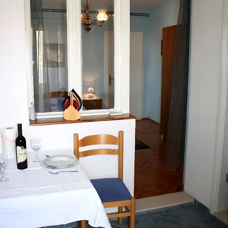 Mise Apartman *
