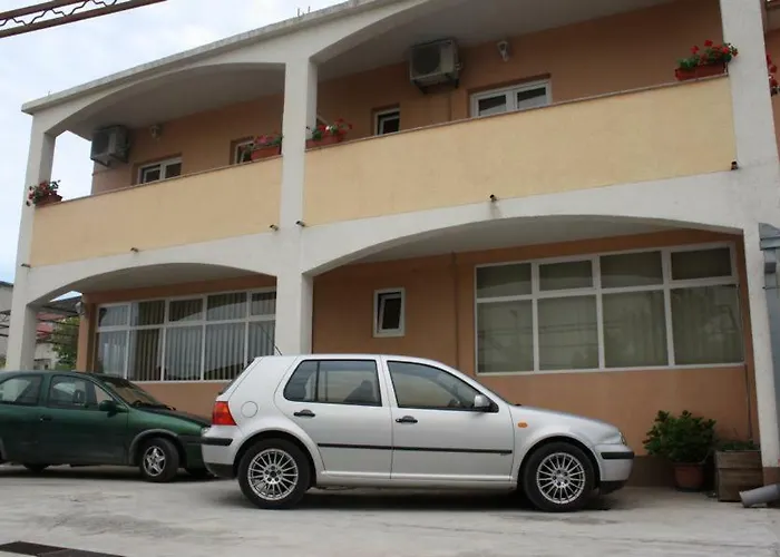 Mise アパート トロギール